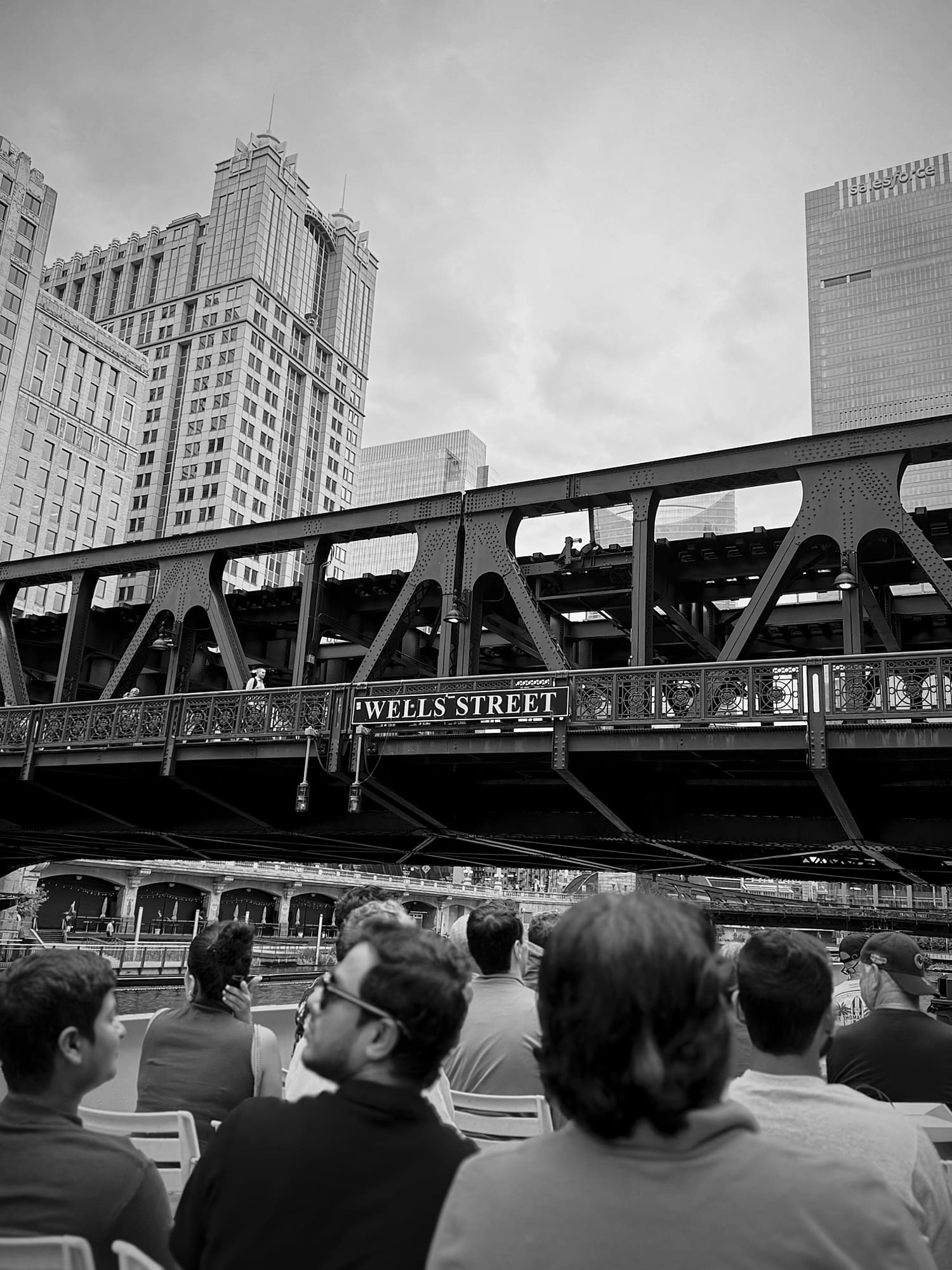 Architecture boat tour in Chicago